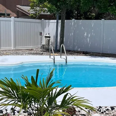 Two Story Pool Home - Walk To Beach